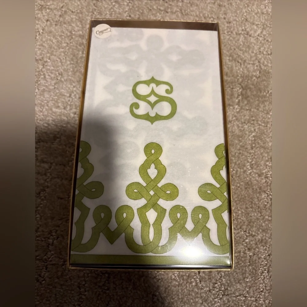 Caspari Box Of 24  Guest Airlaid Napkins Initial S Green